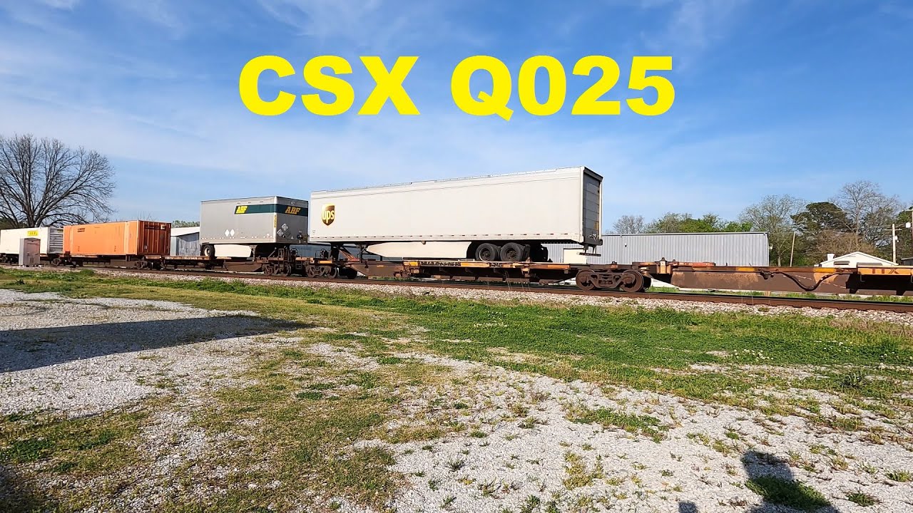 CSX Q025 Distributed Power Containers & Piggyback - 3161, 740 & 3027