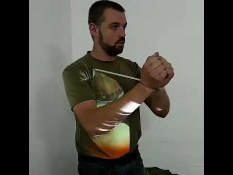 Как порвать пластиковый хомут на запястьях