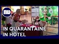 Brit filmt vanuit in quarantaine gehouden hotel op Tenerife | NU.nl