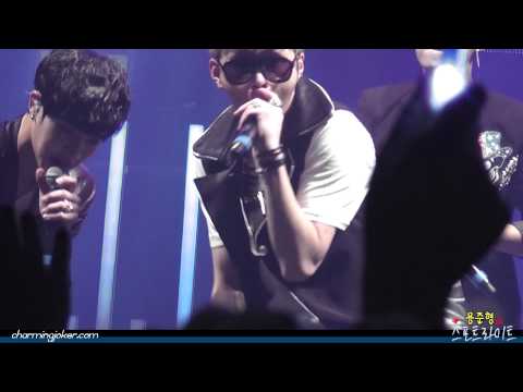 111205 United Cube concert in london- Oasis (joker)