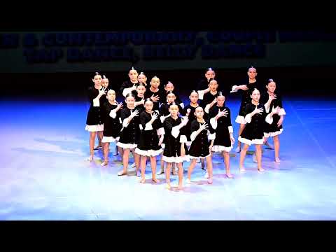 Contemporary formation Akademia Tanca Bezuma "Perspective"