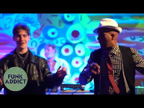 @Cyril Roberts DANCES TO THE BOTTLE - FUNK ADDICT JUNE