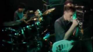 NEW ORDER - Everything&#39;s Gone Green (Live 1981)