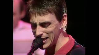The Style Council - Walls Come Tumbling Down! (Whistle Test 1985)