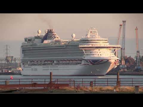 Another busy early morning arrival of 4 Cruise Ships into Southampton Docks 13/07/19