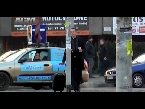 Ksiądz vs jeździec apokalipsy