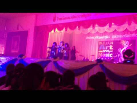 AMOROUS COVER DO YOU LOVE ME 2NE1