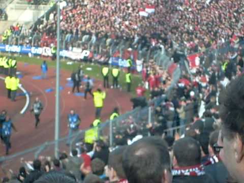 Karlsruher SC - 1. FC Kaiserslautern Jubel nach Spielende