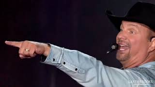 Garth Brooks - Ain't Goin' Down 'Til the Sun Comes Up (Live in Notre Dame)