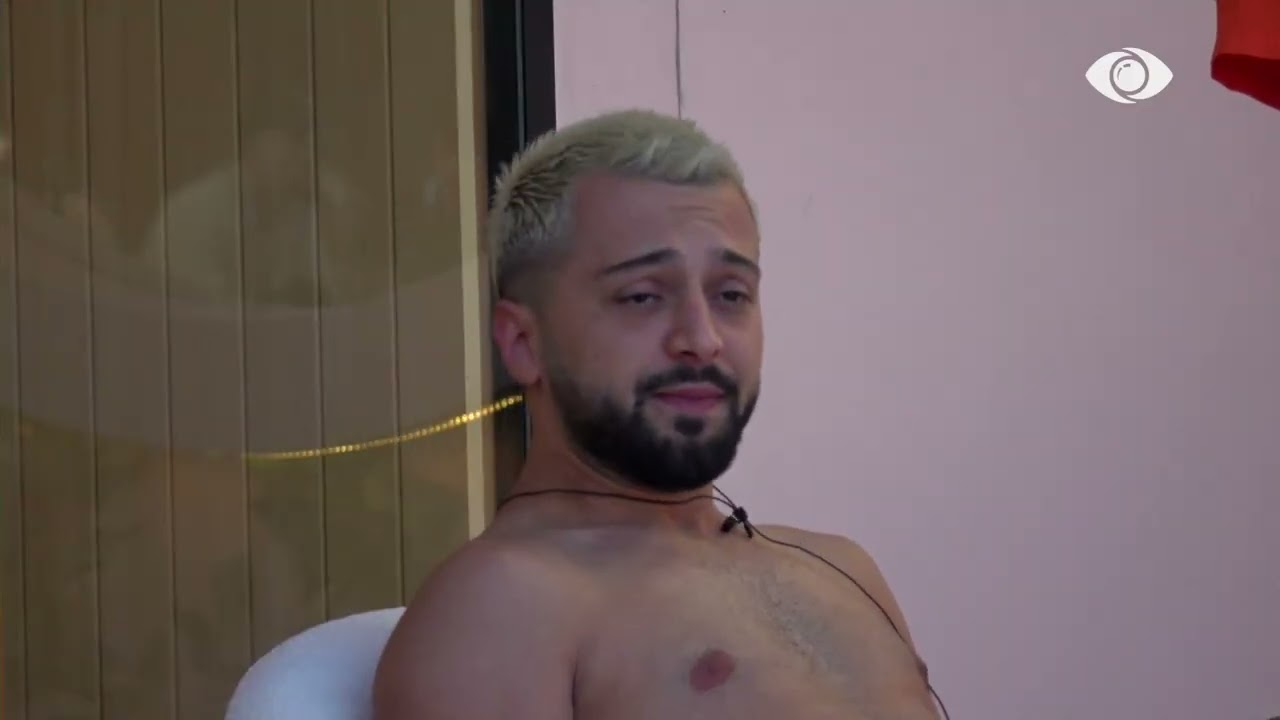 “Mos bëj si djal i mirë në mëngjes…”/ Vijon debati mes Amber dhe Gjestit