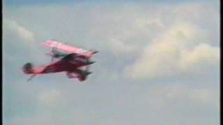 preview picture of video 'Kindernay´s Flying Circus - air show Pardubice 2002'