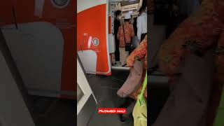 Download lagu Masuk kabin Pesawat Lion Air Terbesar JT 103 Airbus A330. kepulangan Jamaah Umroh mp3