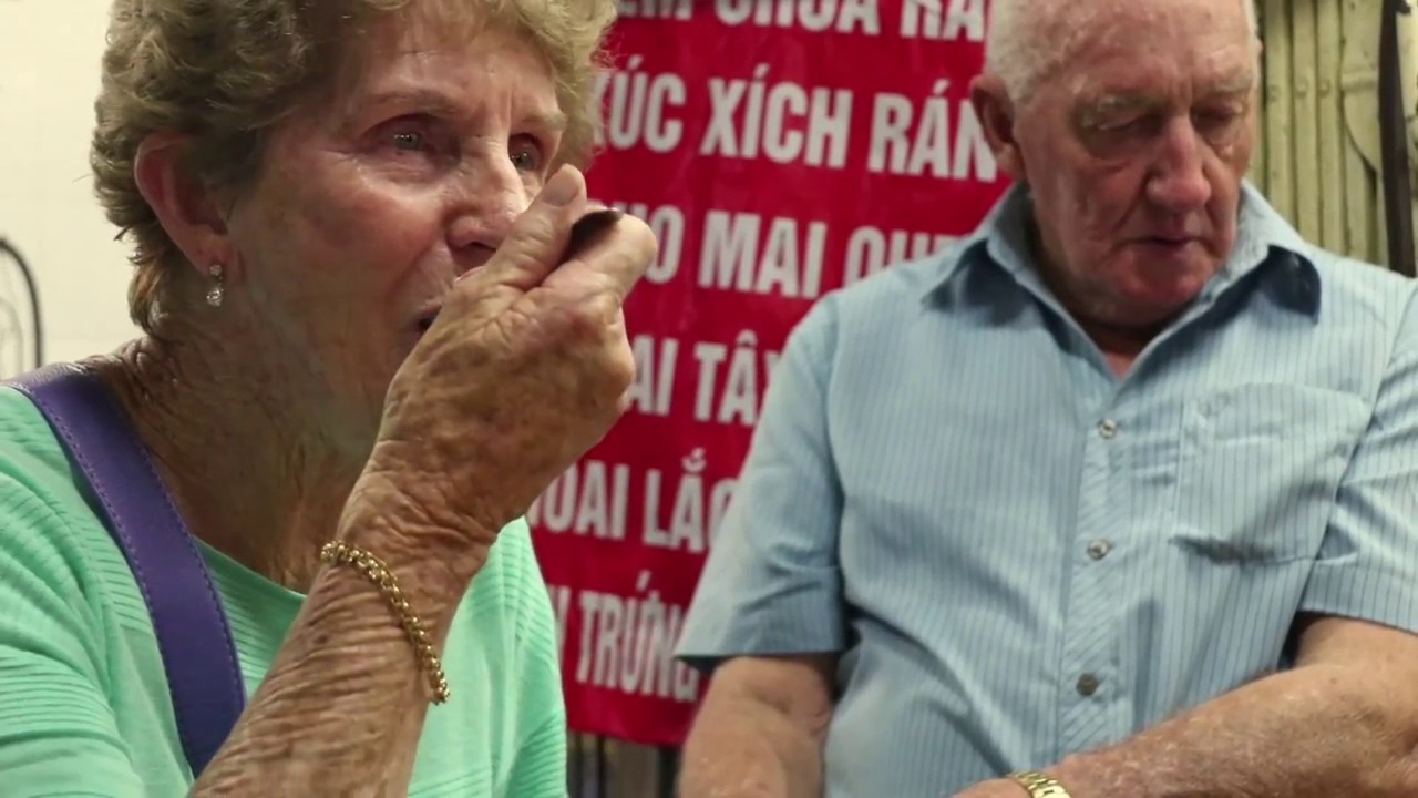 Hanoi Street Food Tour - Walking night life 14 Nov 2016