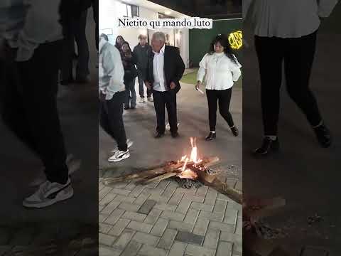 Quemando luto de 1 año: Don Rodito 78 años bailando Marinera en Chupaca, Junín`