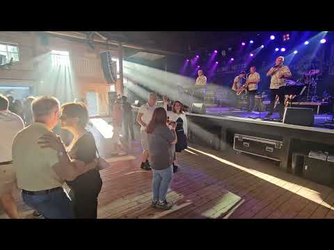 Ei tåre rant på mitt kinn Dænsebændet på Dokka Camping Dansehallen Dansnytt Tor Nybakken