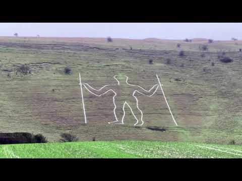 イギリスのチョークフィギュアがフェイスマスクで破壊される (British chalk figure vandalized with face mask)