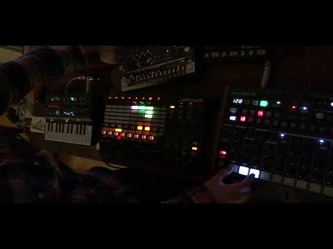 //RISK SOUNDSYSTEM// Acid techno improvisation JAM