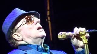 Van Morrison - Baby, Please Don&#39;t Go &amp; Here Comes The Night (Dresden 2016)