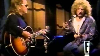 Mick Jones and Lou Gramm going acoustic