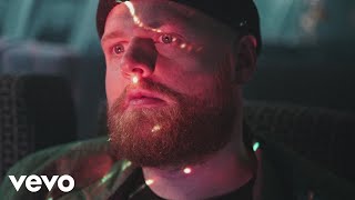 Musik-Video-Miniaturansicht zu Angels Songtext von Tom Walker