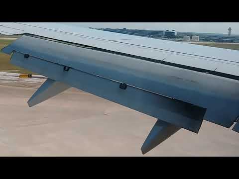 ALMOST PERFECT PLANE LANDING IN AUSTIN, TX