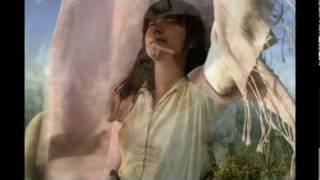 Air France & Taken By Trees  |  "It Feels Good When you Hold Me"  The Sweetness Of Air France