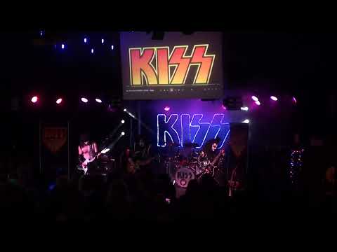 Australian KISS tribute band Kiss Thiss live - Bayswater 30 8 25