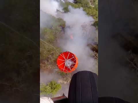 109年1月19日梨山森林火災 林務局結合空勤直升機吊掛水袋空中滅火