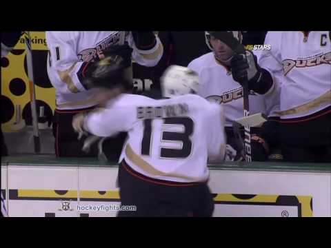 Mike Brown vs Brian Sutherby Dec 31, 2009