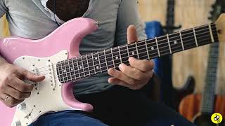 Video thumbnail for This 145€ lil' Squier is SO underrated ! | MINI Strat w/ 11-52 strings | @nowyoushred backing track by Johan Joos Laur
