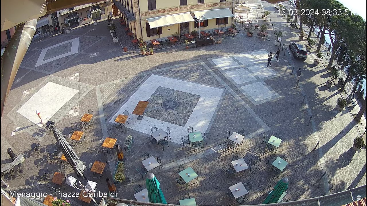 Live webcam view of Piazza Garibaldi en Menaggio, lago Como