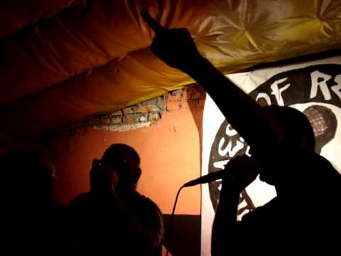 Cycki i Krew -  Prawdziwa pipa / Nagły Atak Spawacza live, Rozbrat 2011