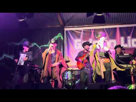 Los peñis del sur galpon licanco