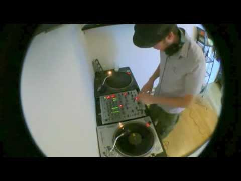 Pounding Grooves Classic Techno Mix