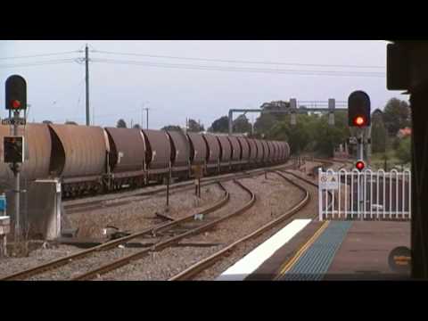 pacific national class 90 hauling coal in hunter valley