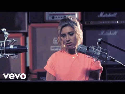 Ella Henderson - Hold On, We're Going Home / Love Me Again (Dean Street Sessions)