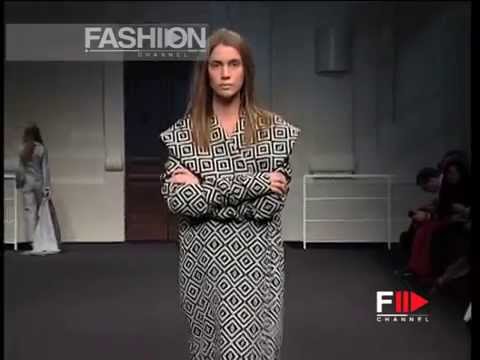 "GFF" Autumn Winter 2001 2002 Milano 3 of 3 pret a porter by FashionChannel.mov