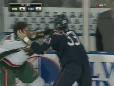 Derek Boogaard vs Steve MacIntyre
