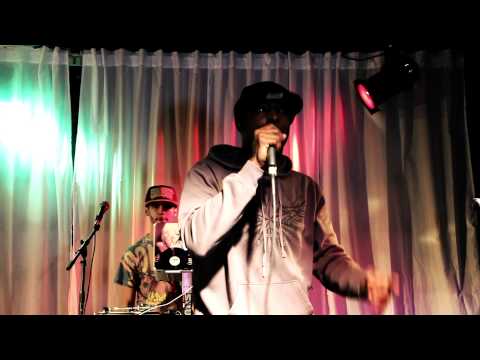 Mike Baggz- I Get Money [Live Performance]