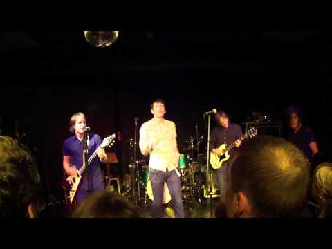 Touch Me I'm Sick   Ash + Lazer Gun Nun Ash20 Oh Yeah Belfast 150612