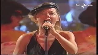 Geri Halliwell - Scream If You Wanna Go Faster (Torno Sobato, 2001)