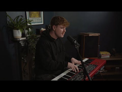Sonny Tennet - Love Really Hurts Without You (Acoustic Cover)