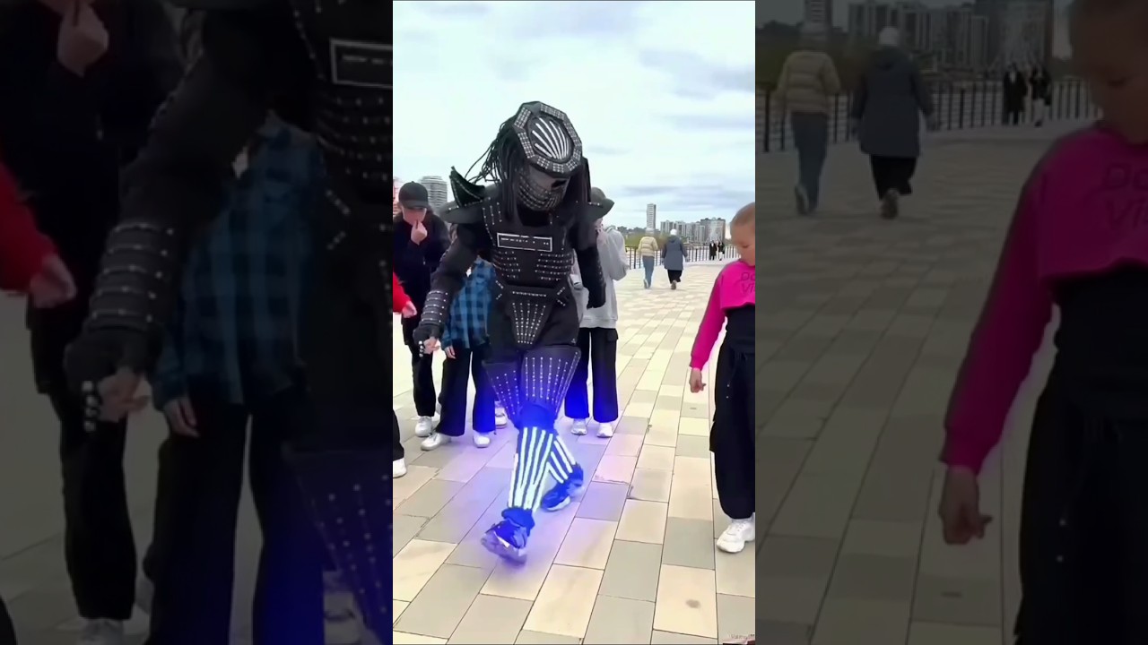 Robot Dancing in Public 😂 Everyone Stopped to Watch! #Shorts#dance #robodance