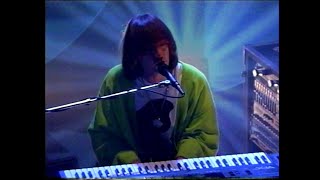 Inspiral Carpets - Born Yesterday Live LWT Arts Revue 1990 28.12.90