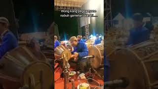 Download lagu Mau ketawa takut dosa #shorts #wayangkulit #gamelan #kendang mp3