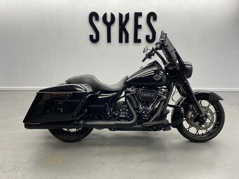 2021 Harley-Davidson FLHRXS Touring Road King Special in Vivid Black 