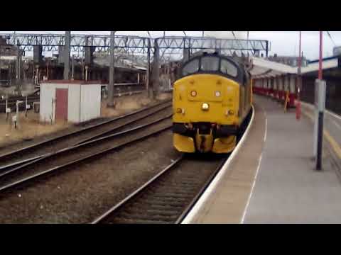 Colas Rail 37175 powers out of Crewe working 3Z27 Derby to Crewe CS Test Train 12/8/17
