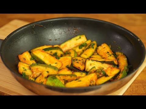 Quick & Easy Garlic Zucchini – So Delicious!