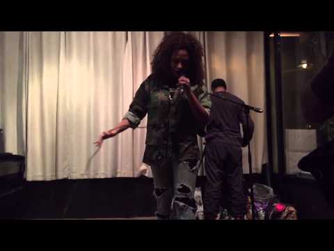 Camille Safiya - Amnesia