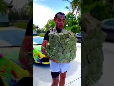 6ix9ine Flexing His Money 💵 💰 #shorts #6ix9ine